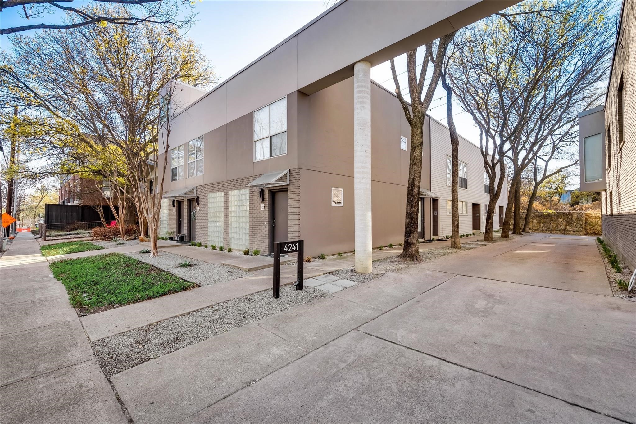 4241 Buena Vista Street Dallas TX 75205