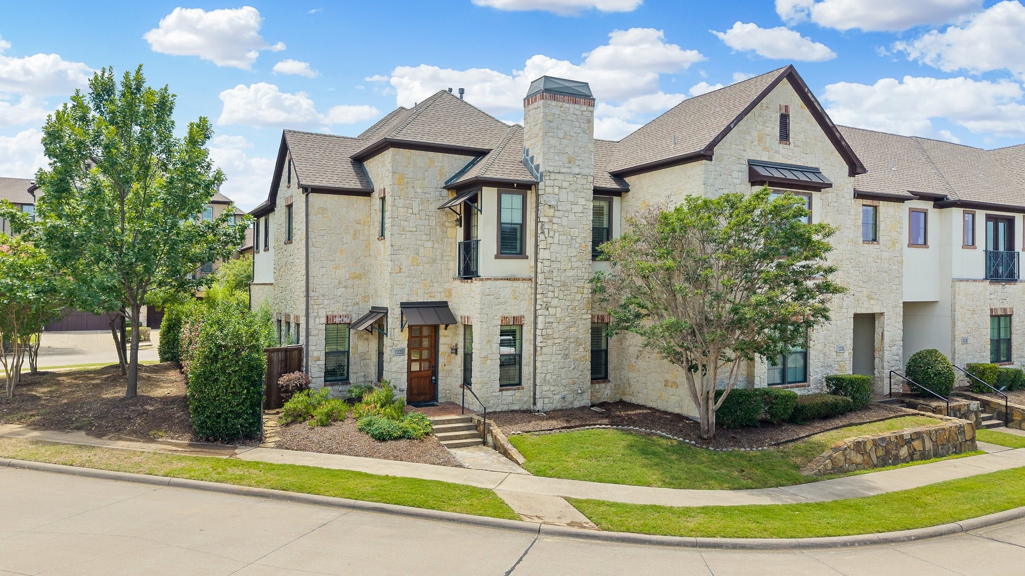 1120 Hemingway Lane Irving TX 75063