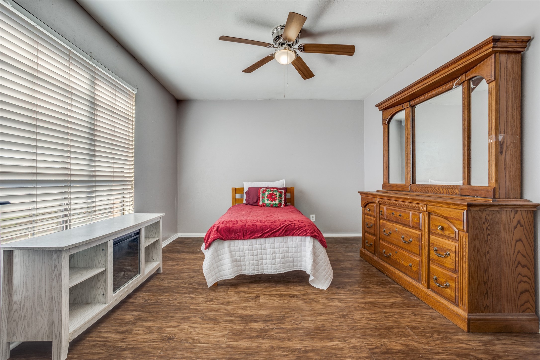 5913 Lake Hubbard Parkway Garland TX 75043