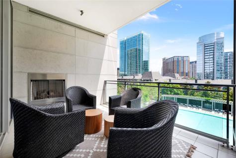 2900 Mckinnon Street Dallas TX 75201