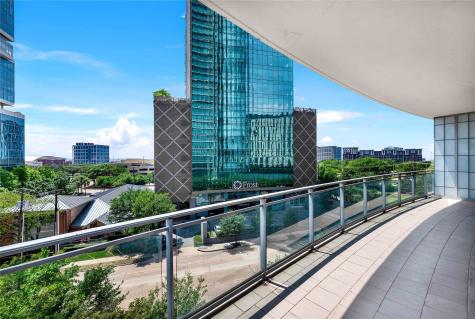 2900 Mckinnon Street Dallas TX 75201