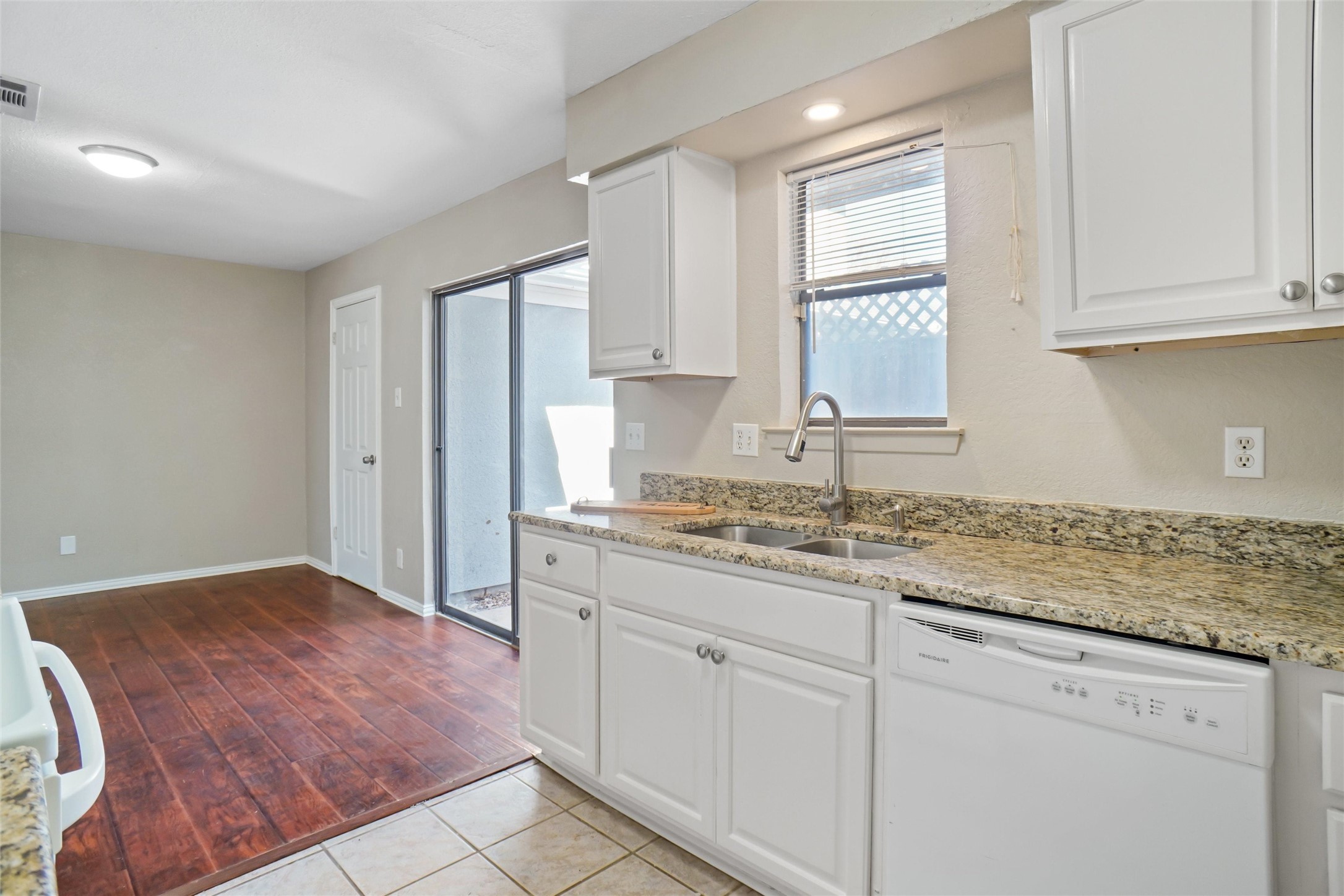 604 Timberline Drive Hurst TX 76053