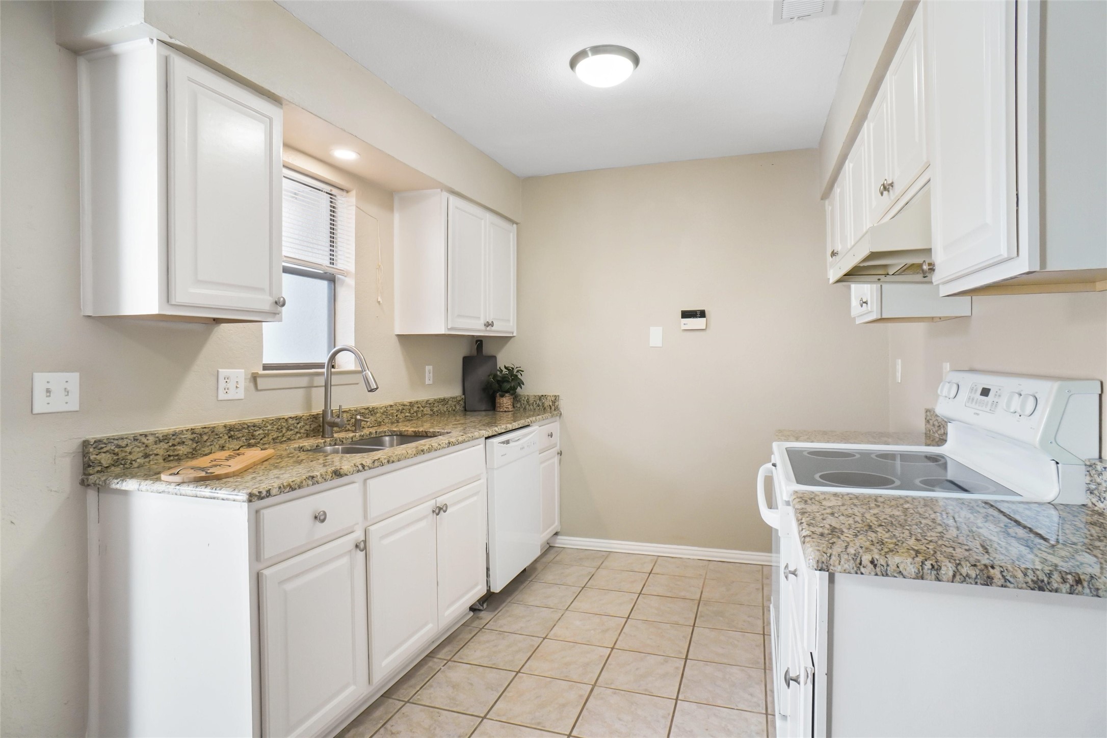 604 Timberline Drive Hurst TX 76053