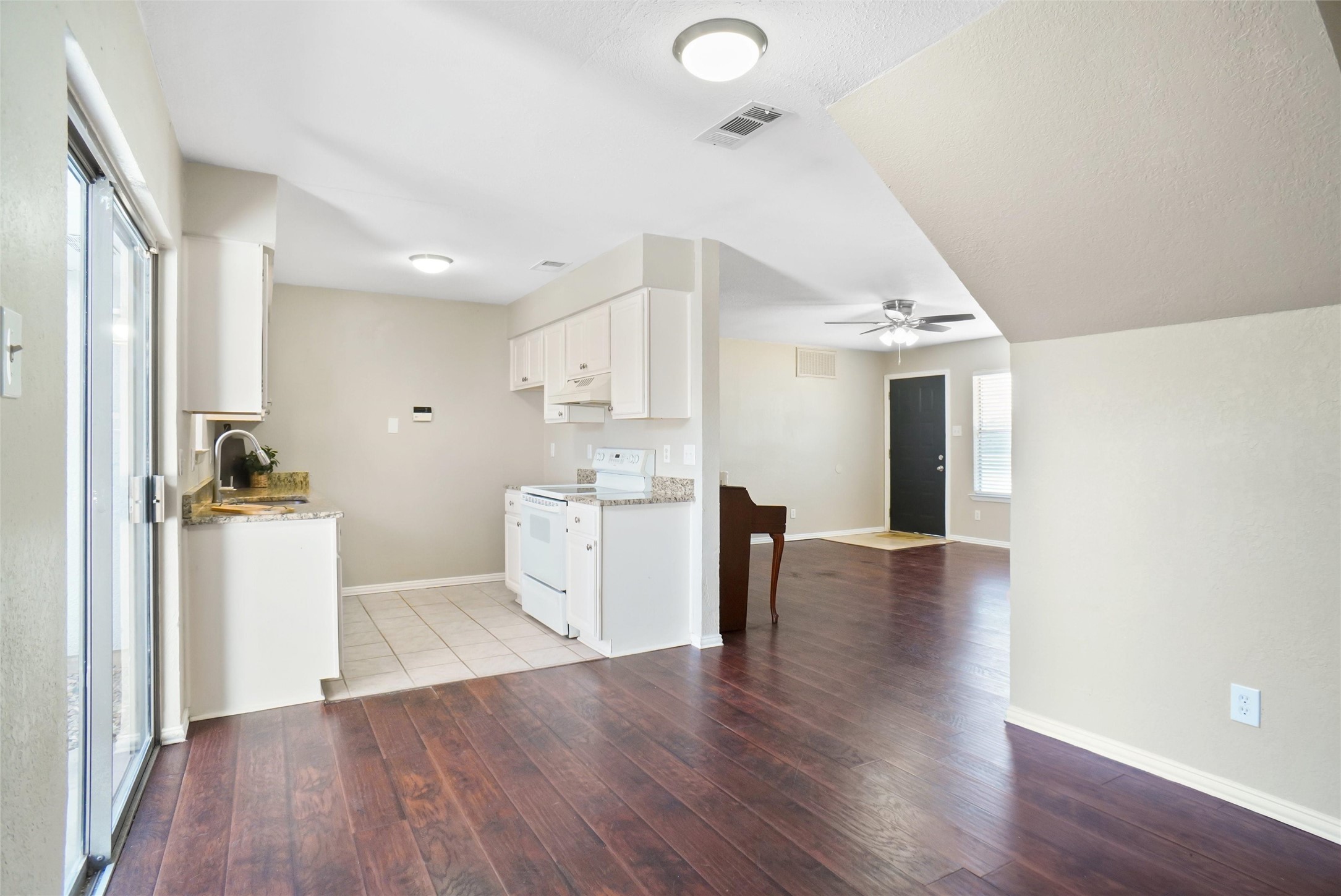 604 Timberline Drive Hurst TX 76053