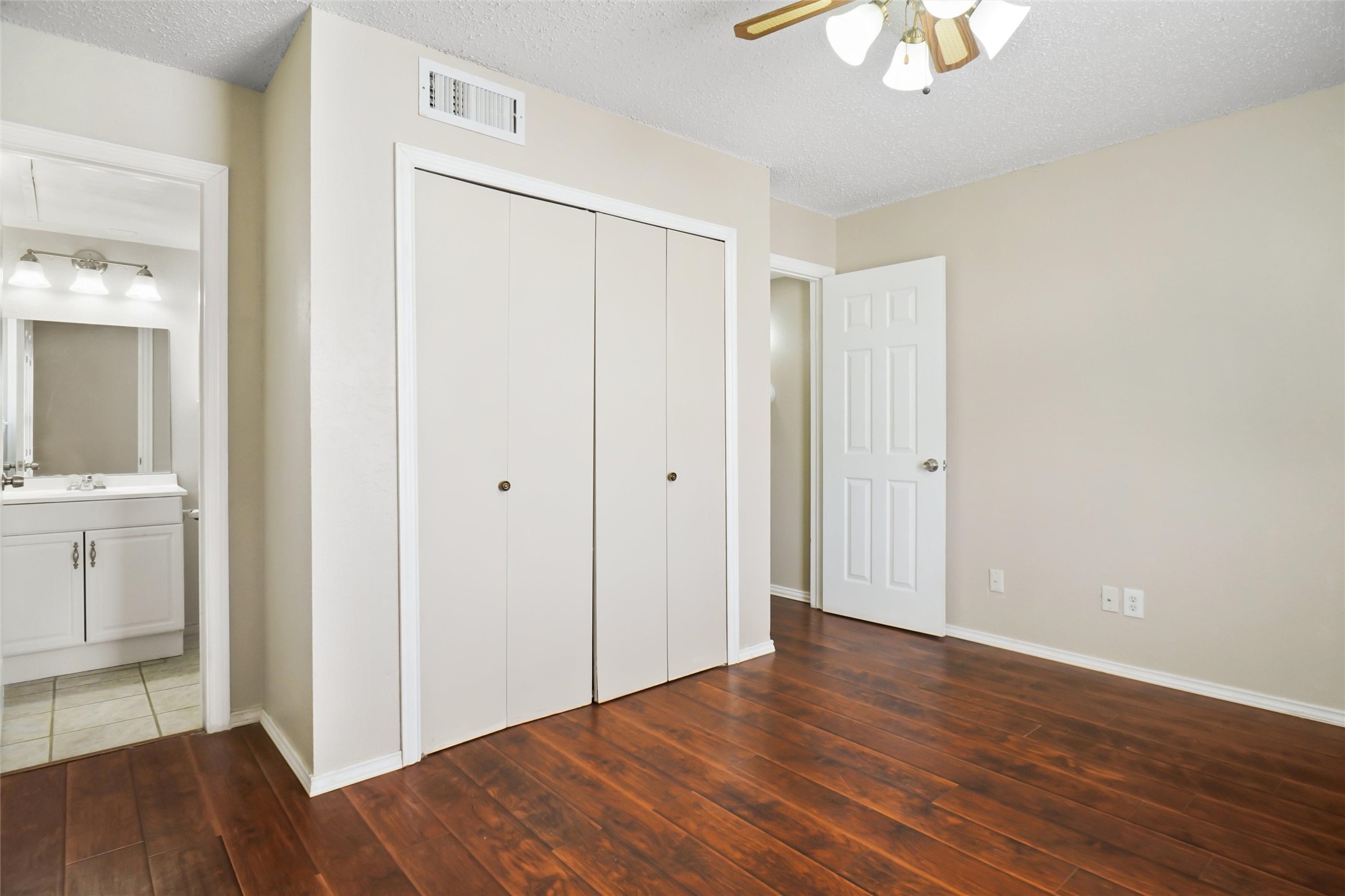 604 Timberline Drive Hurst TX 76053