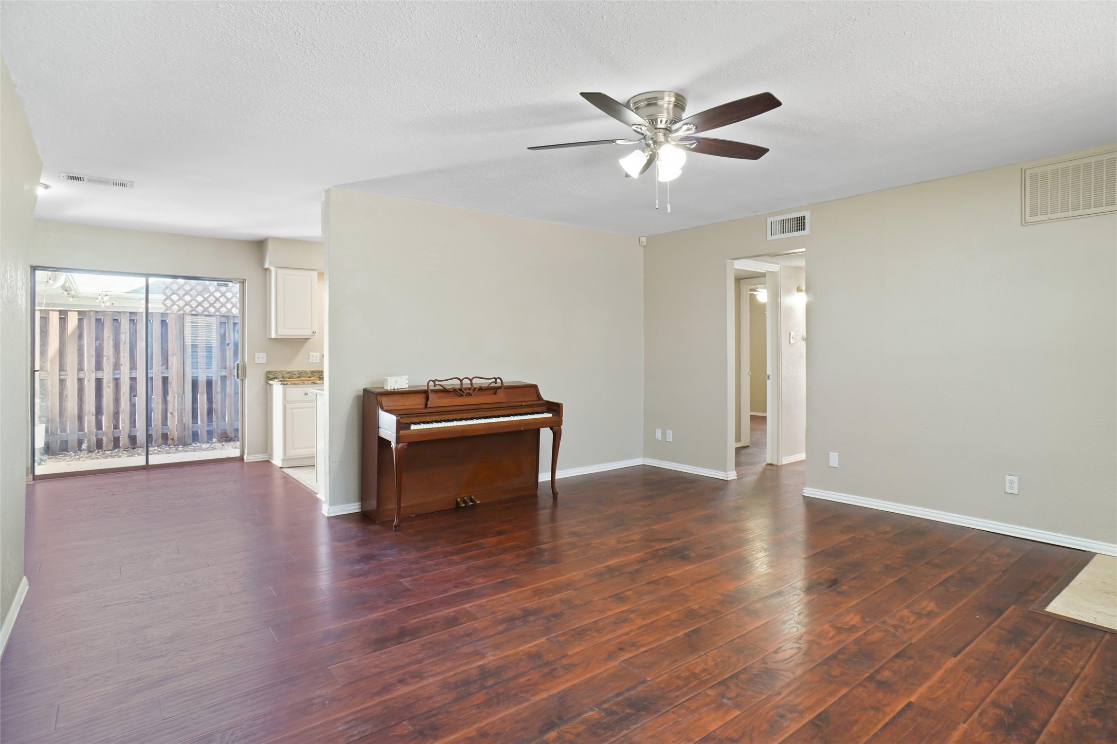 604 Timberline Drive Hurst TX 76053