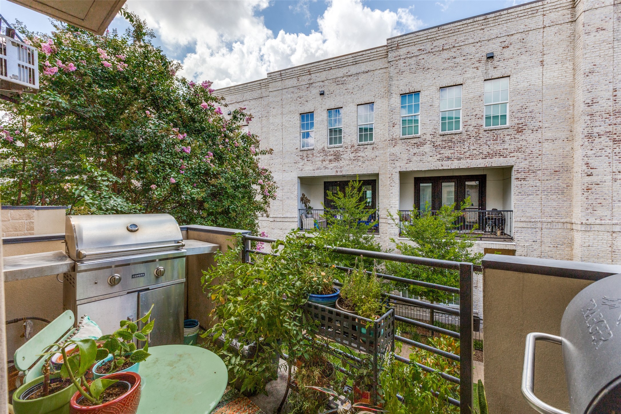 7333 Valley View Lane Dallas TX 75240