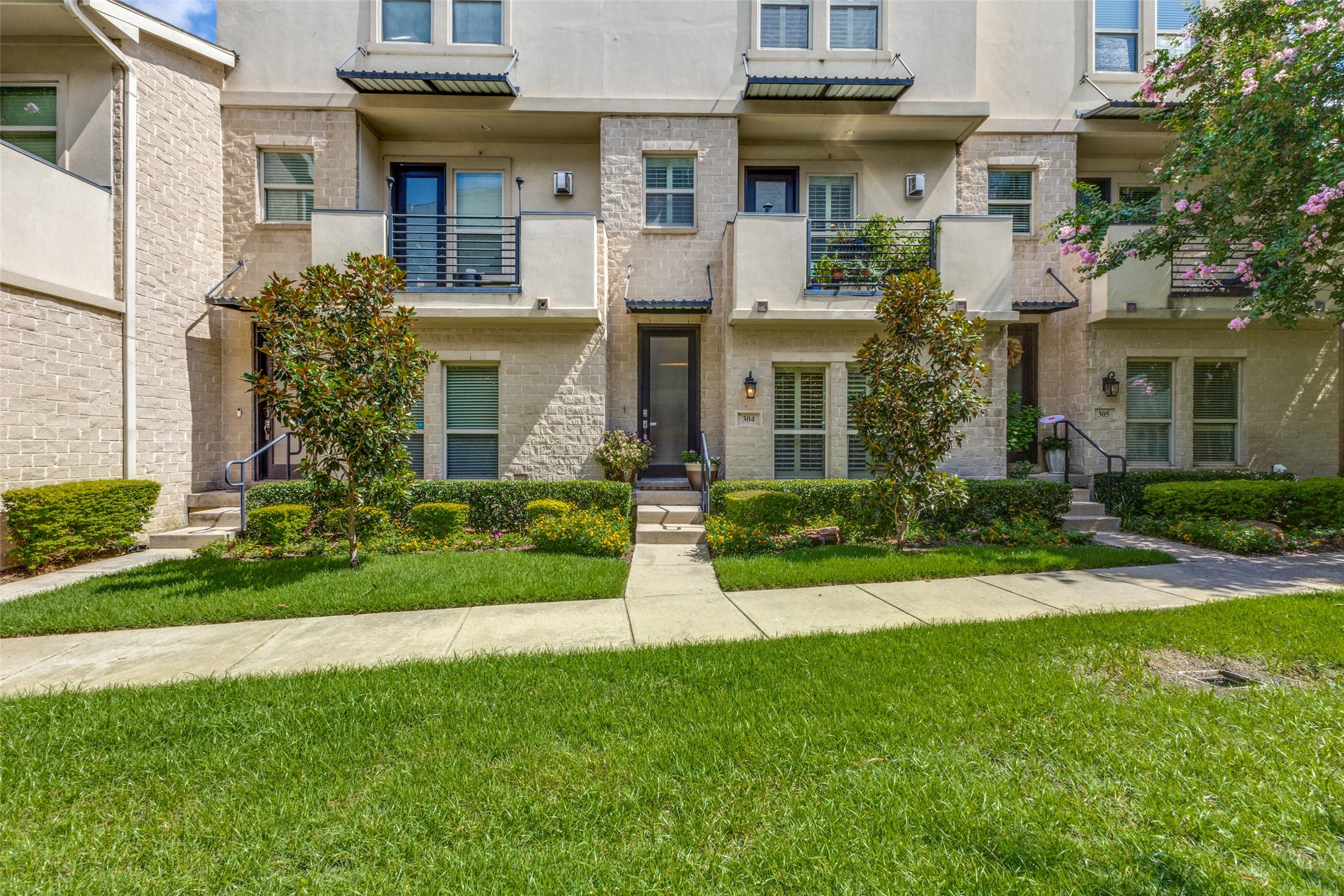 7333 Valley View Lane Dallas TX 75240