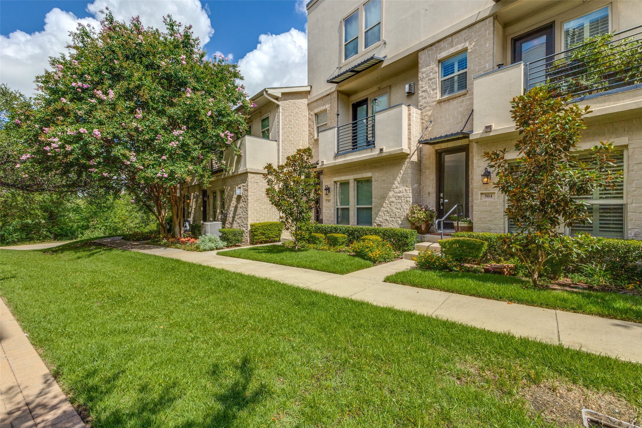 7333 Valley View Lane Dallas TX 75240