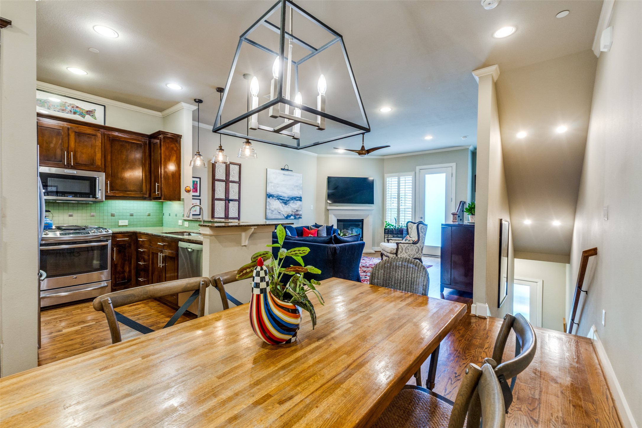 7333 Valley View Lane Dallas TX 75240