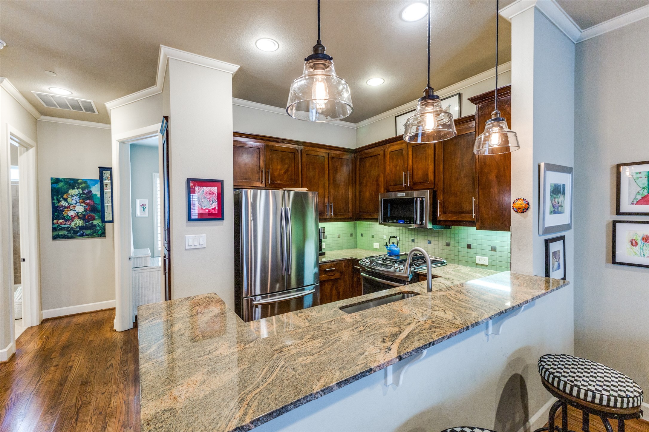 7333 Valley View Lane Dallas TX 75240