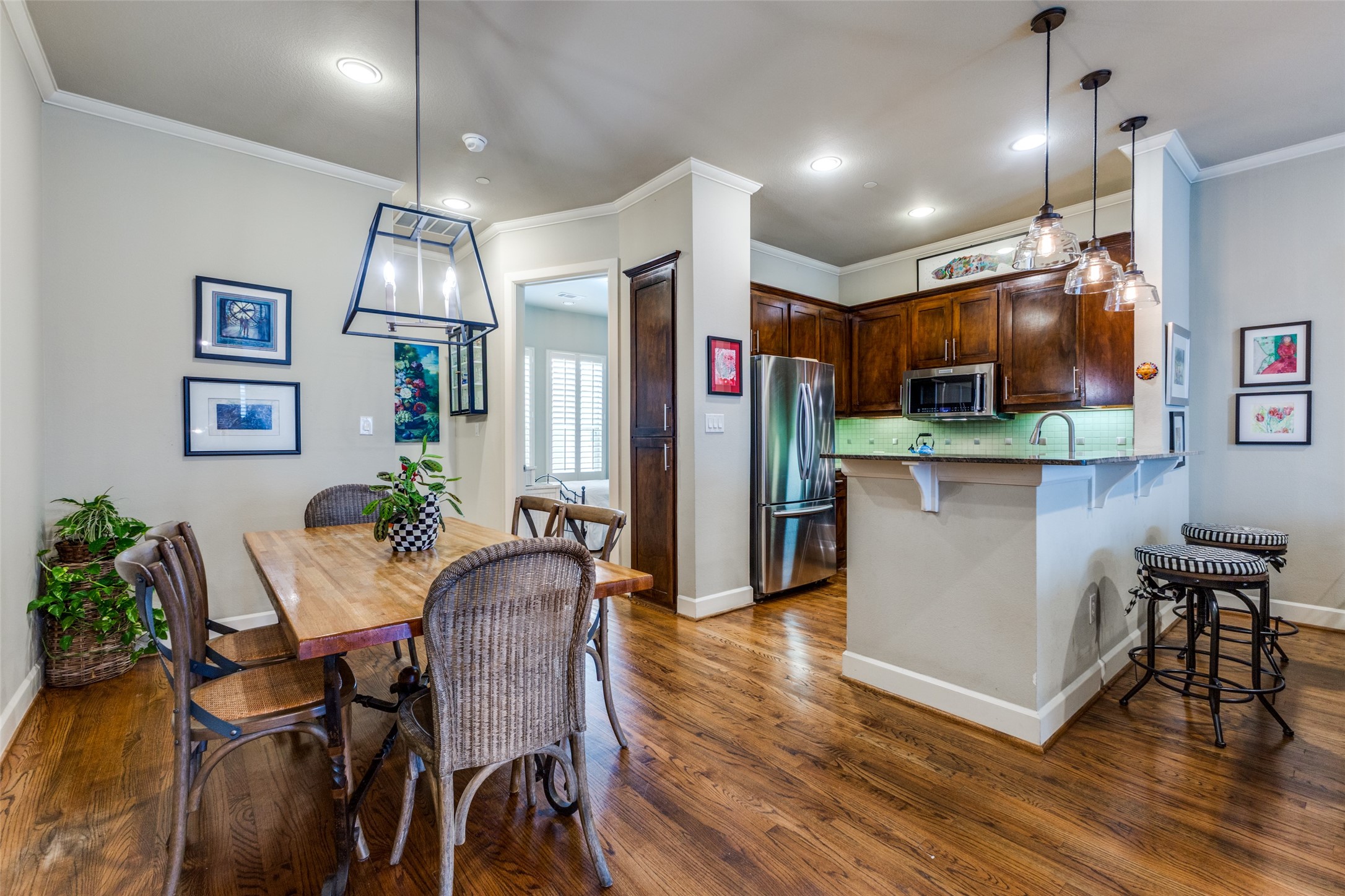 7333 Valley View Lane Dallas TX 75240