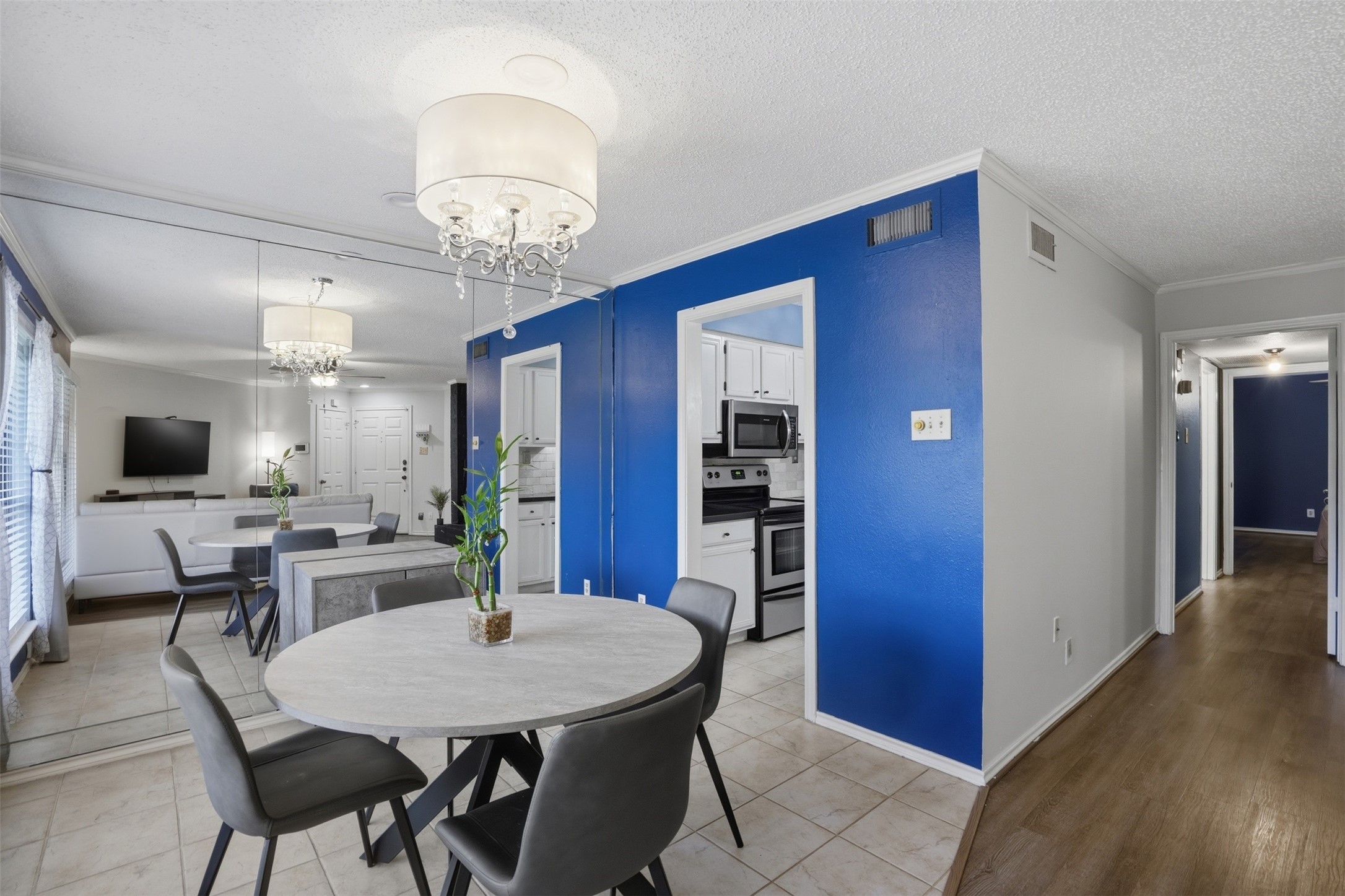 16301 Ledgemont Lane Addison TX 75001
