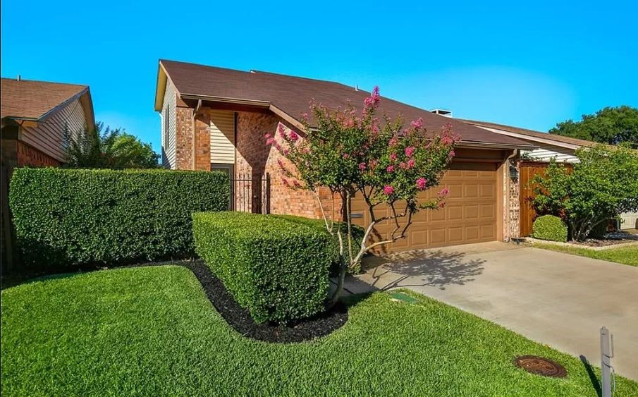 2602 Via Los Altos Carrollton TX 75006