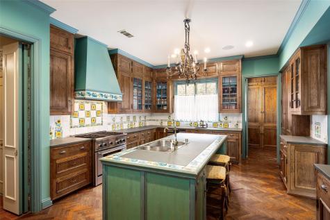 5826 Farquhar Lane Dallas TX 75209
