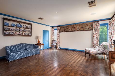 5826 Farquhar Lane Dallas TX 75209