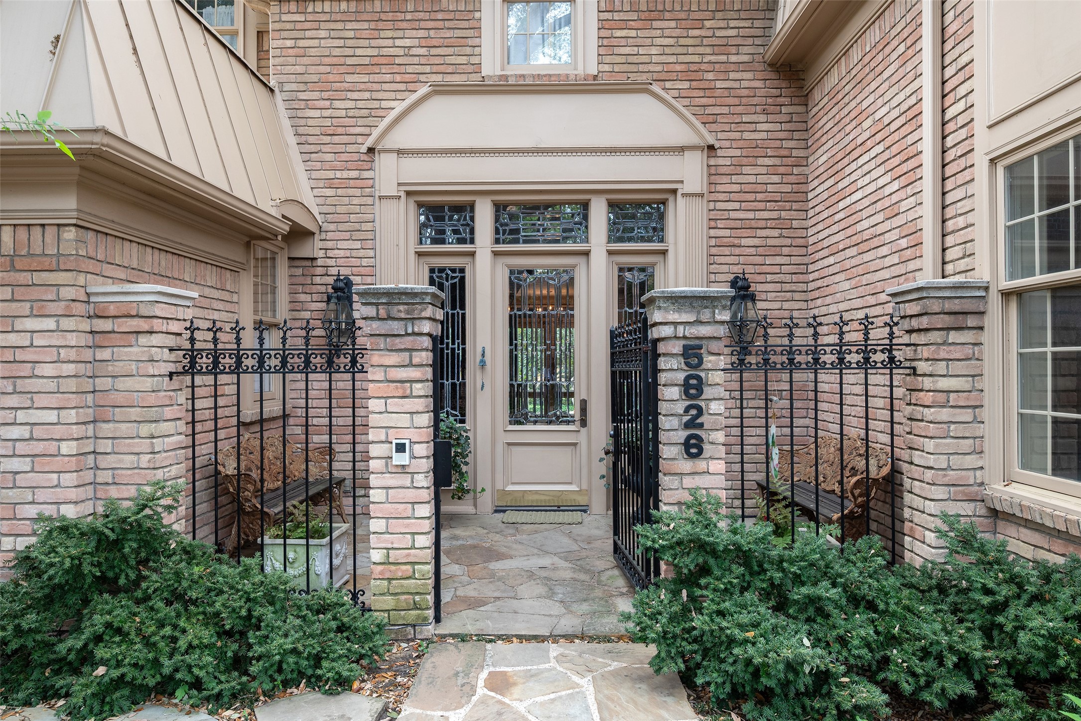 5826 Farquhar Lane Dallas TX 75209