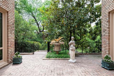 5826 Farquhar Lane Dallas TX 75209