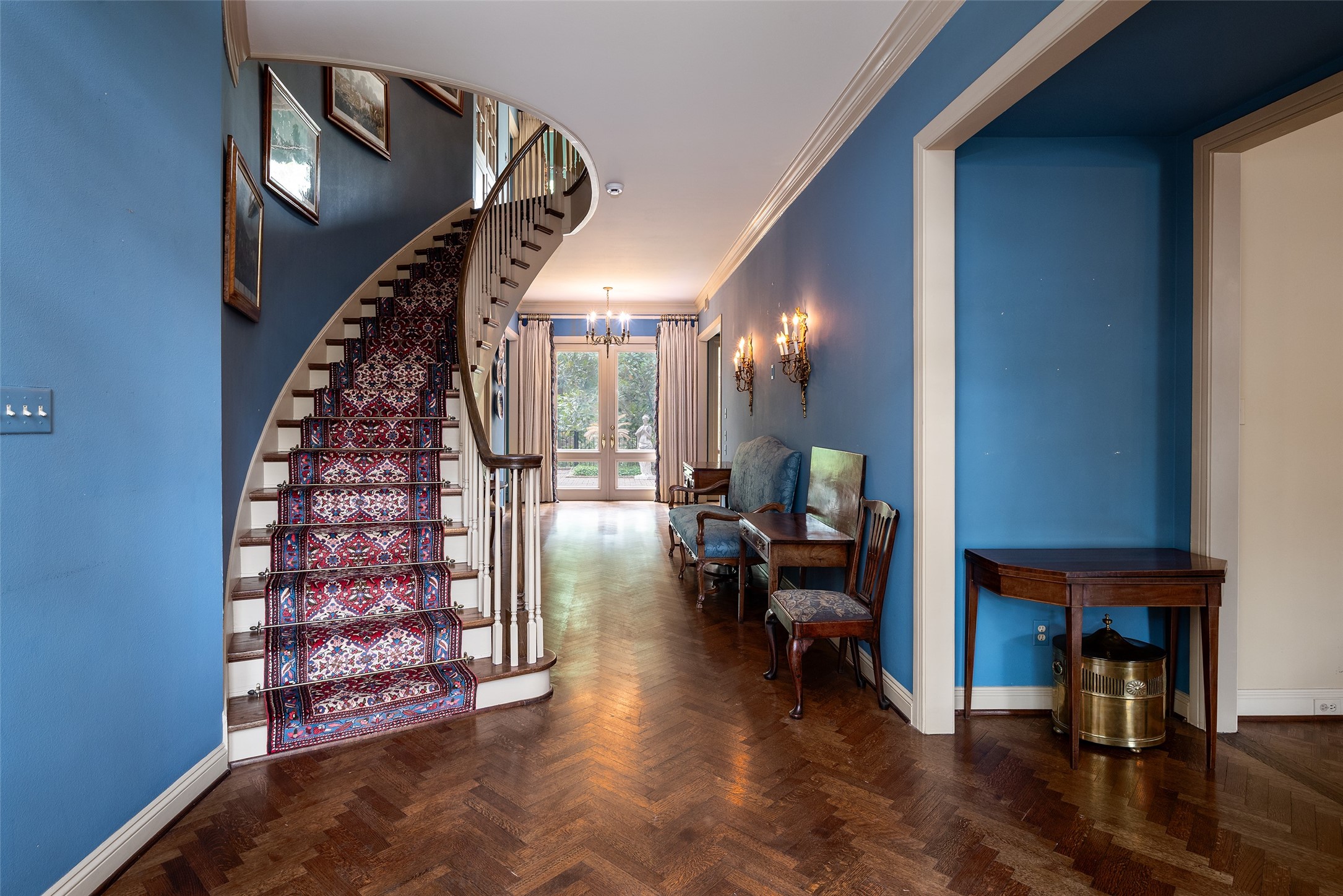 5826 Farquhar Lane Dallas TX 75209