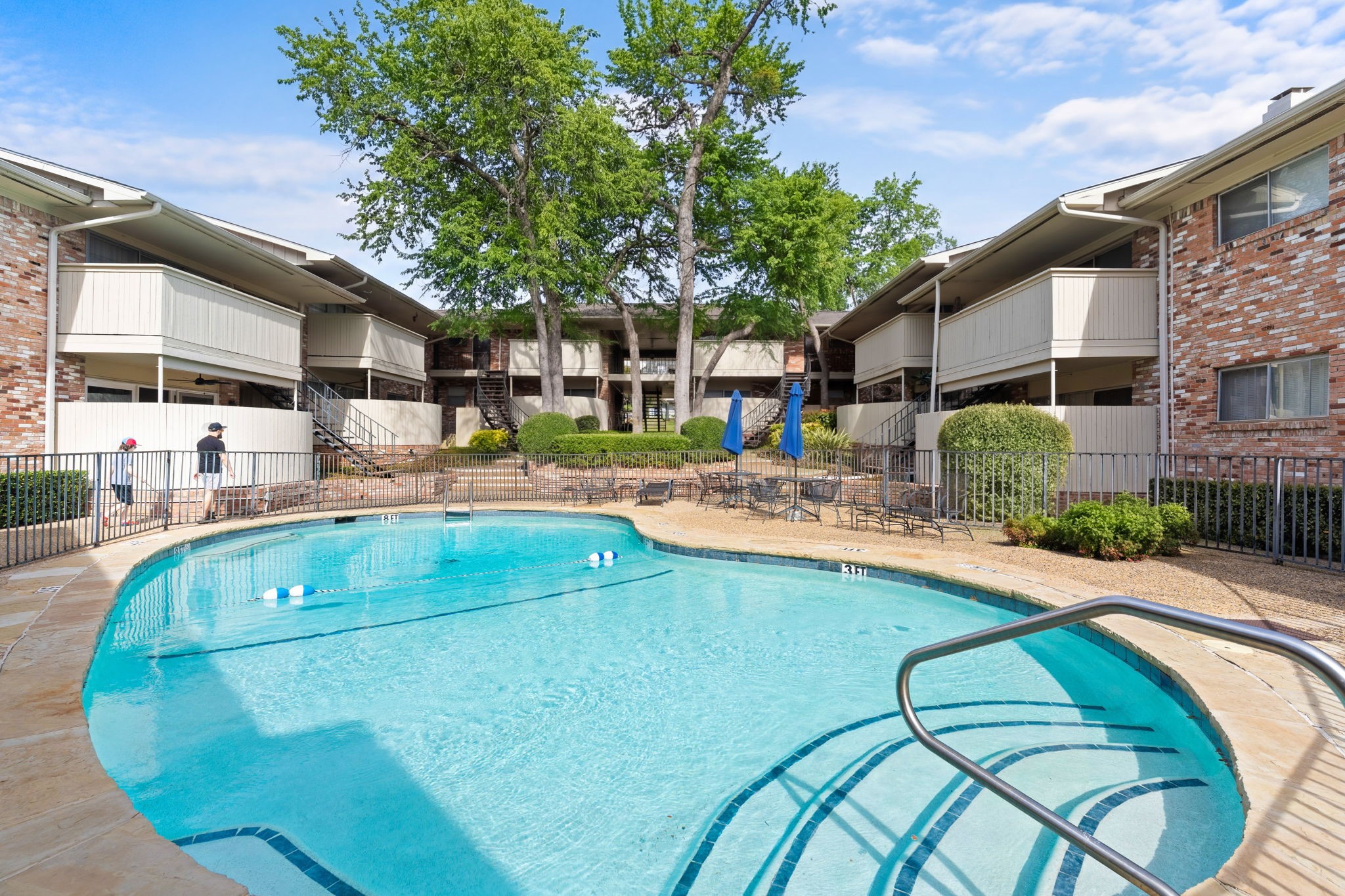 7812 Royal Lane Dallas TX 75230