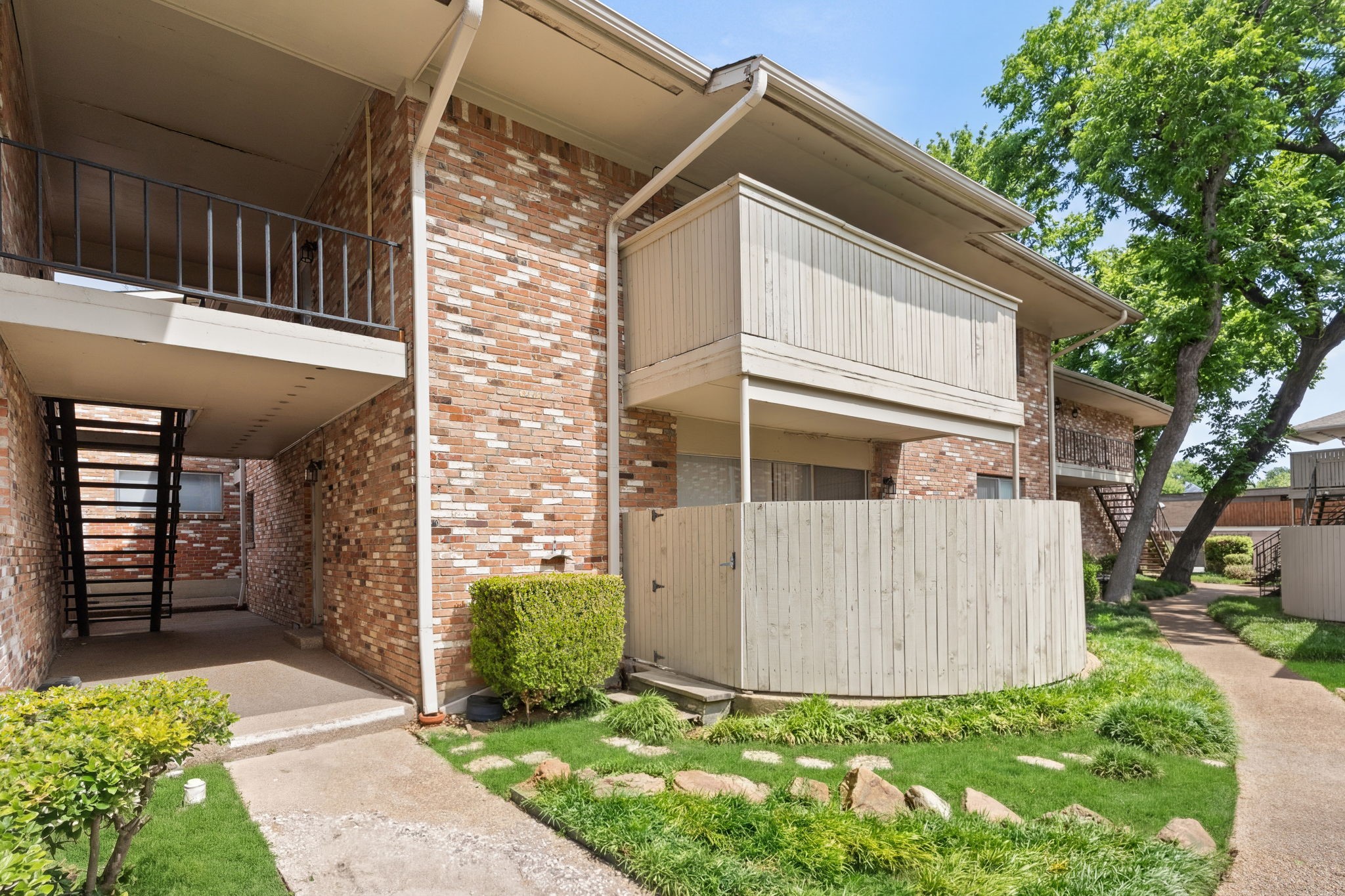 7812 Royal Lane Dallas TX 75230