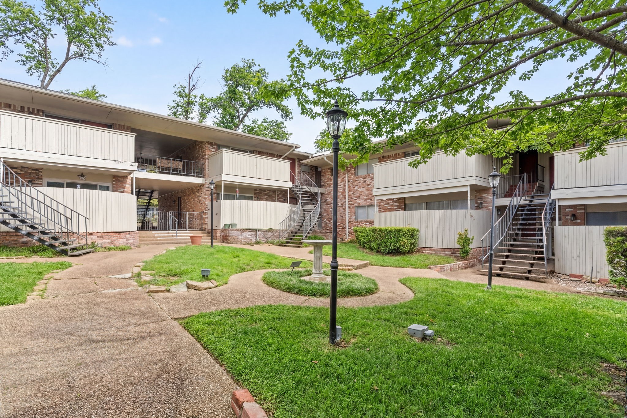 7812 Royal Lane Dallas TX 75230