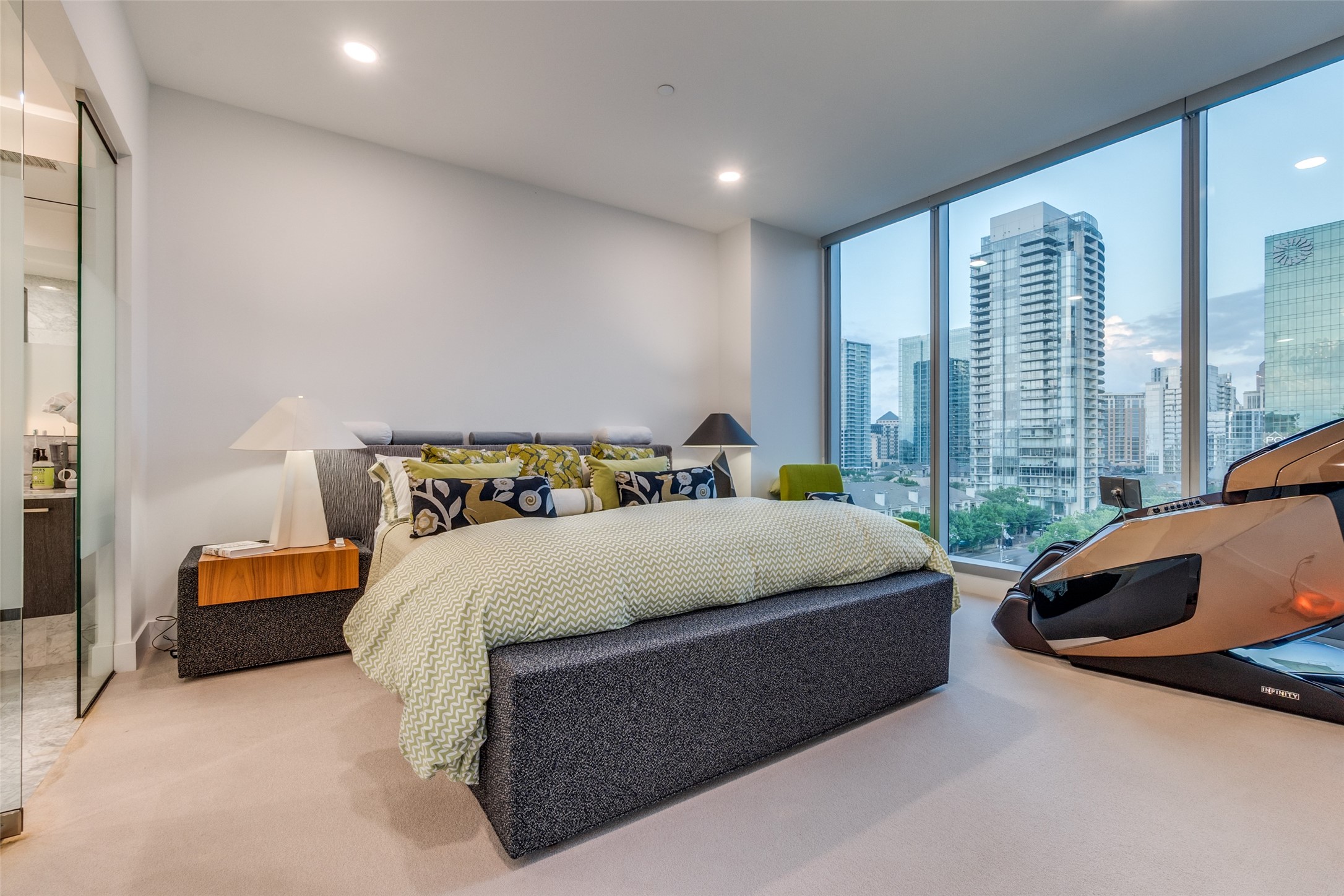 3130 N Harwood Street Dallas TX 75201