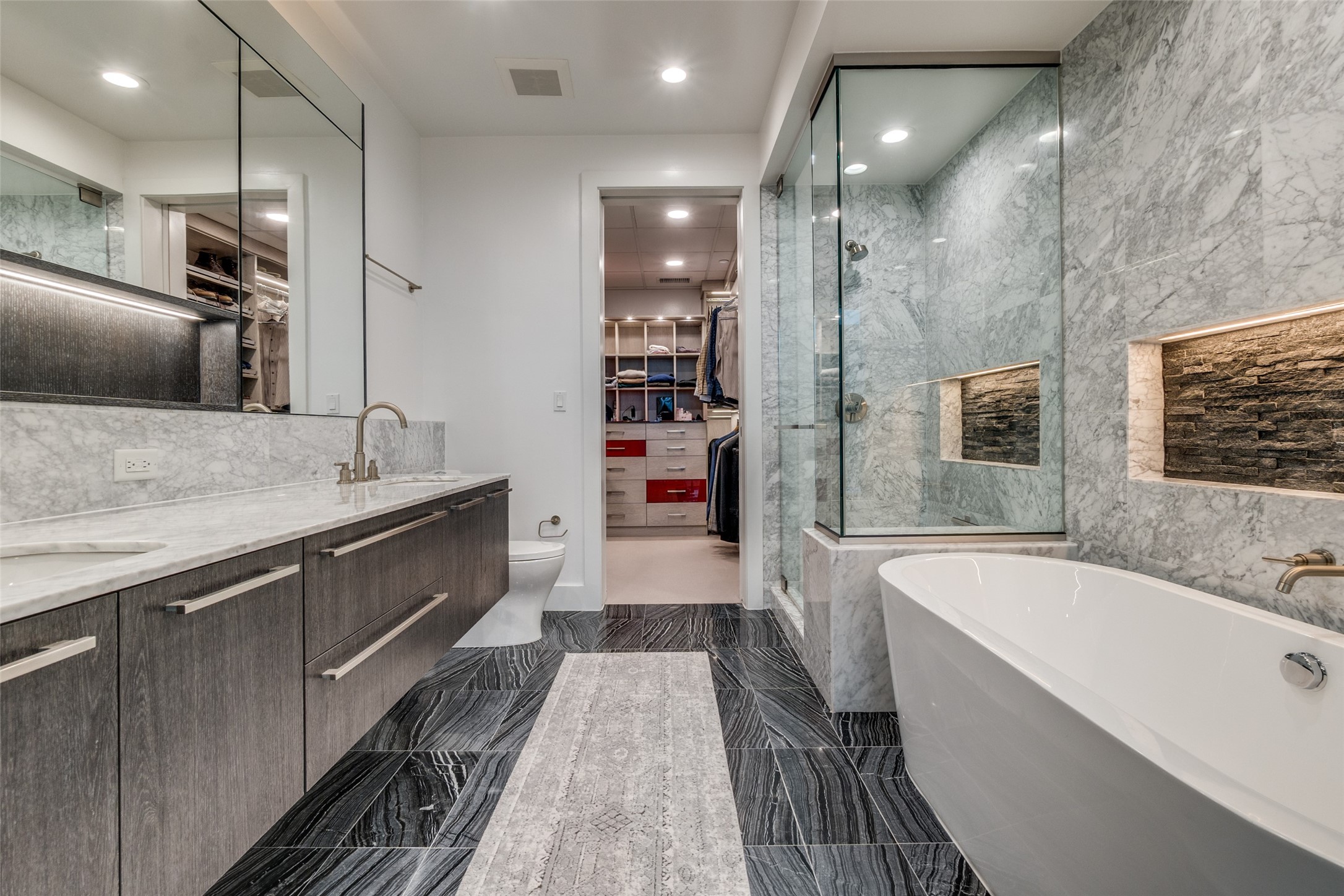 3130 N Harwood Street Dallas TX 75201