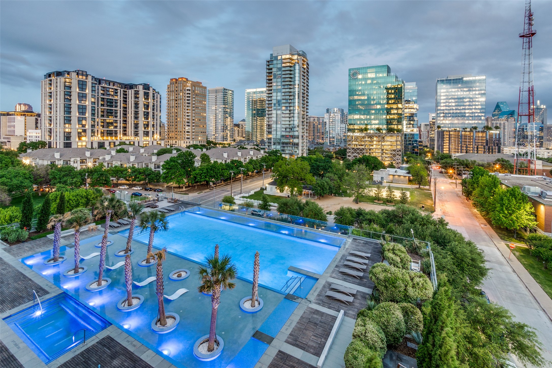 3130 N Harwood Street Dallas TX 75201