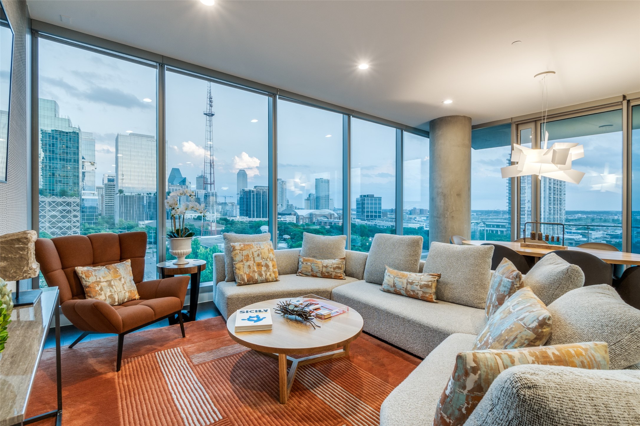 3130 N Harwood Street Dallas TX 75201