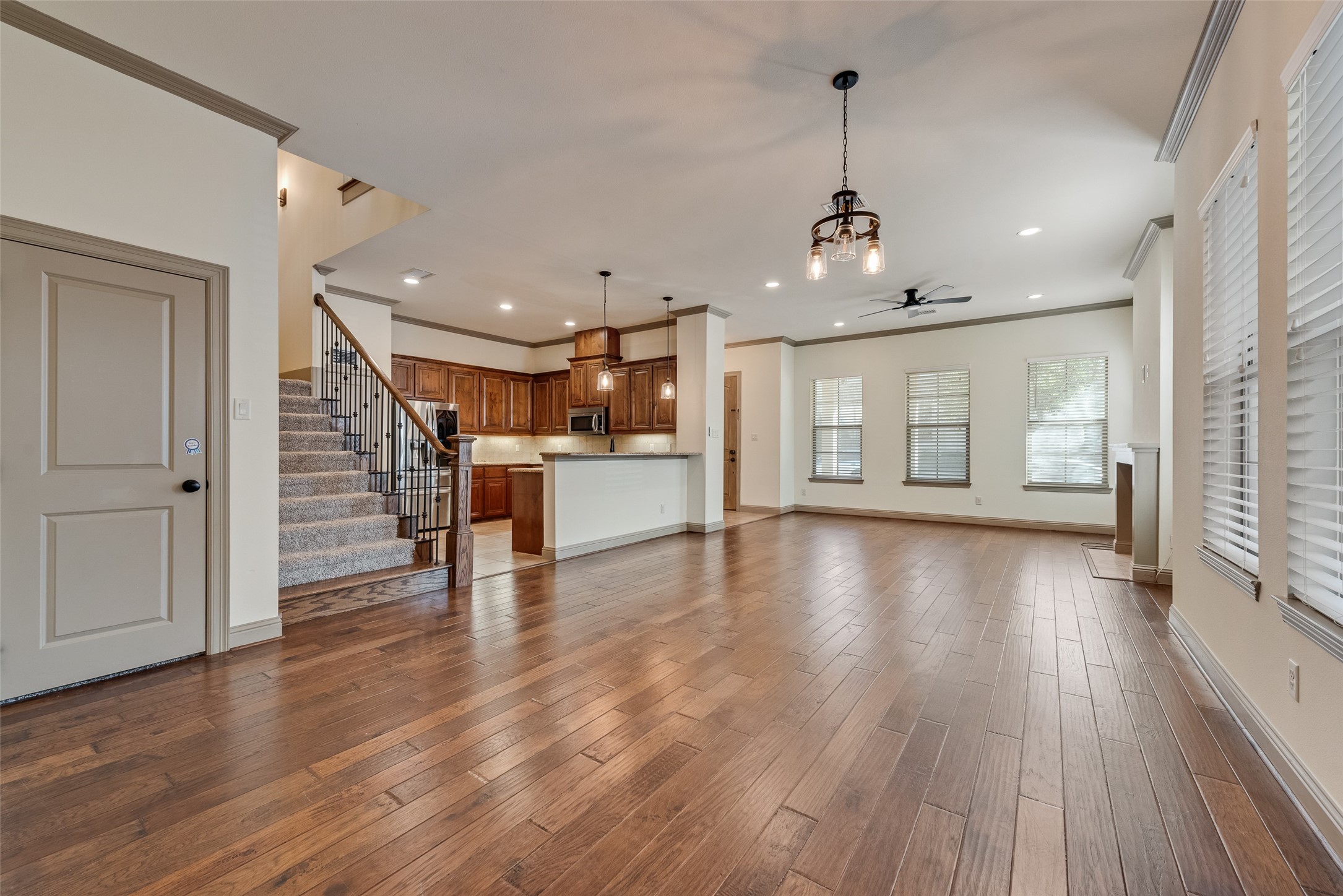 10543 Steinbeck Lane Irving TX 75063