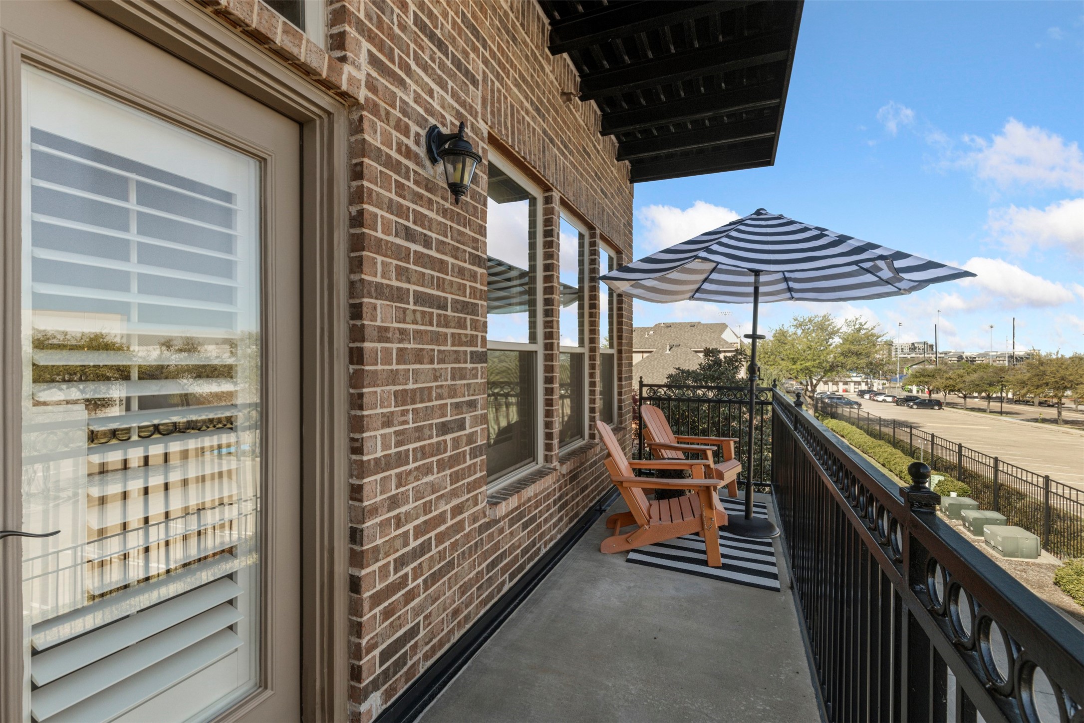 4021 Winsor Drive Farmers Branch TX 75244