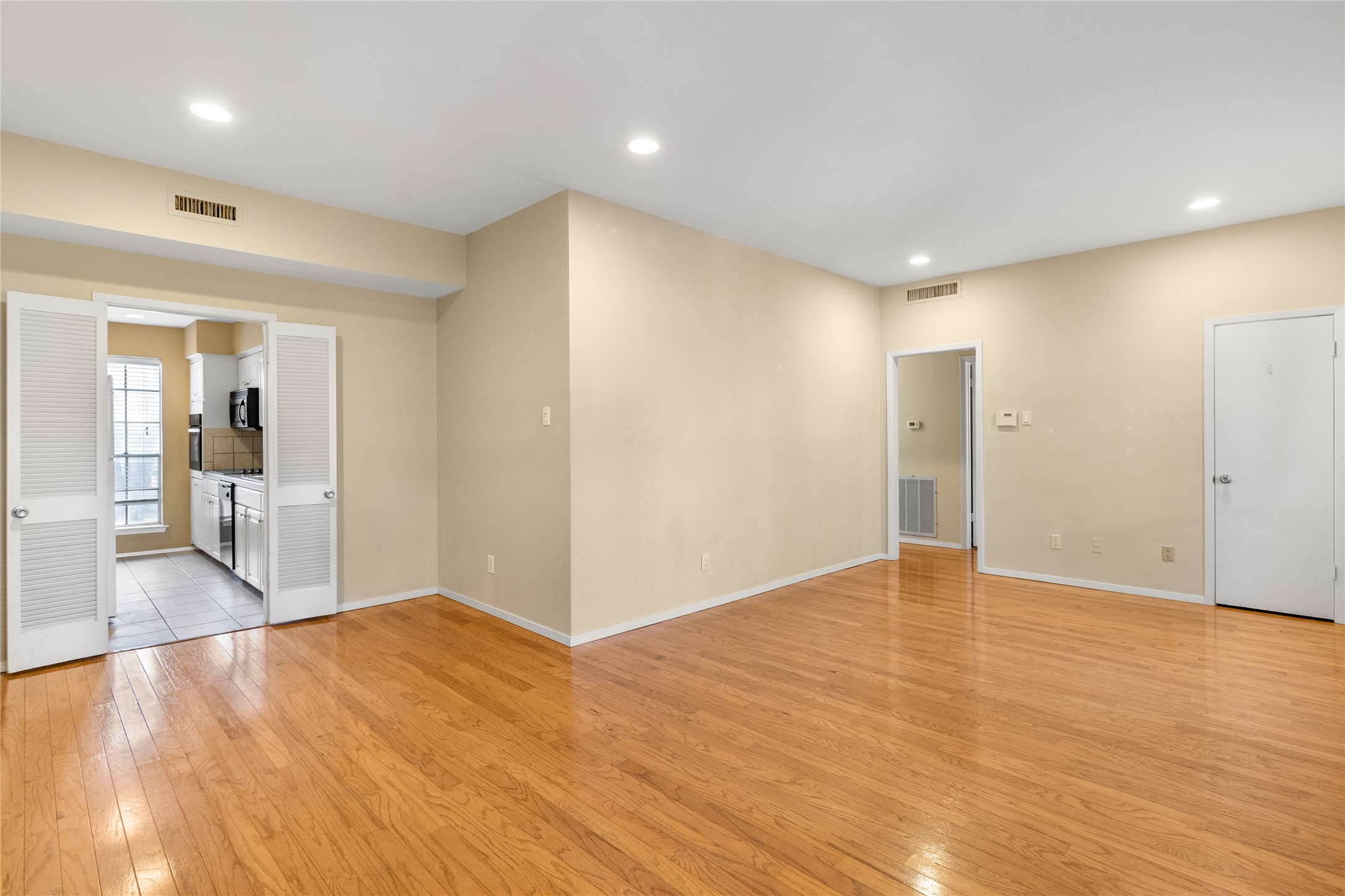 6011 E University Boulevard E Dallas TX 75206