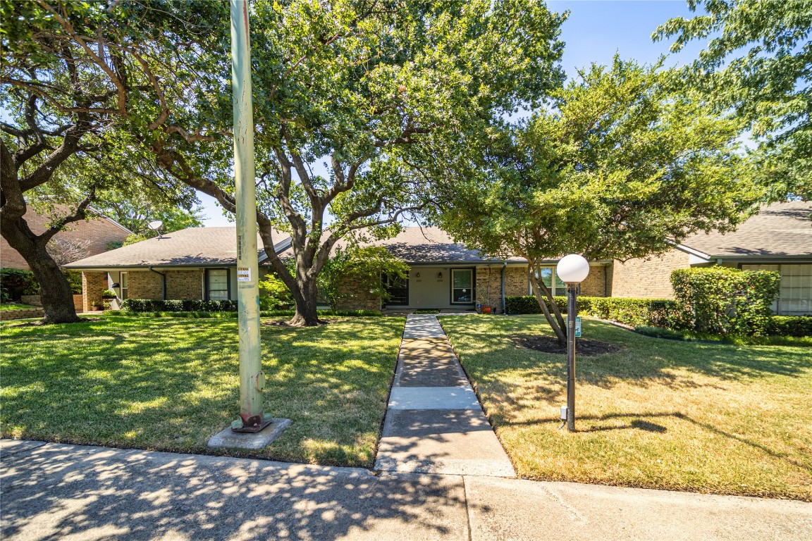 13733 Flagstone Lane Dallas TX 75240