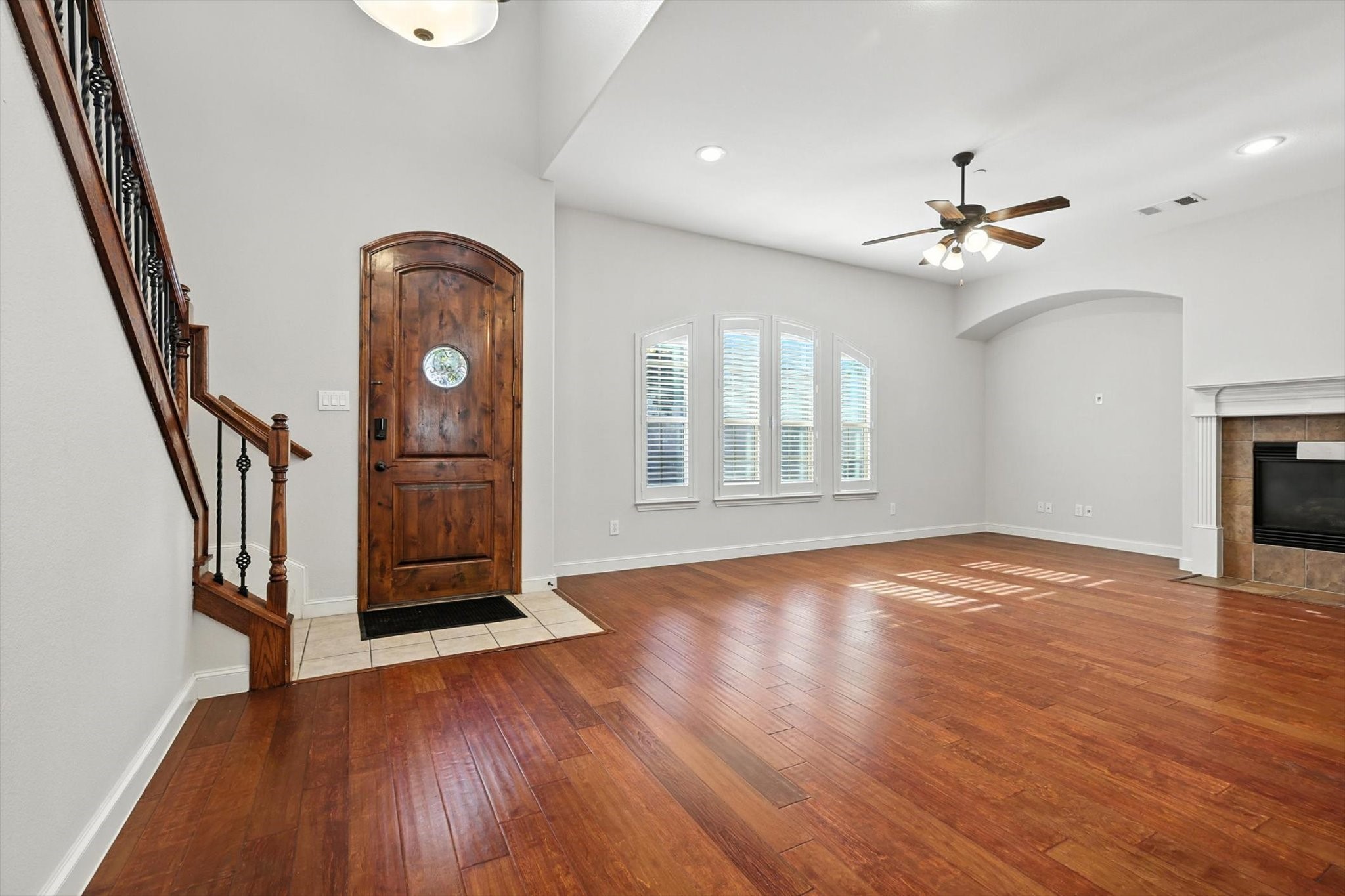 6755 Plaza Via Irving TX 75039