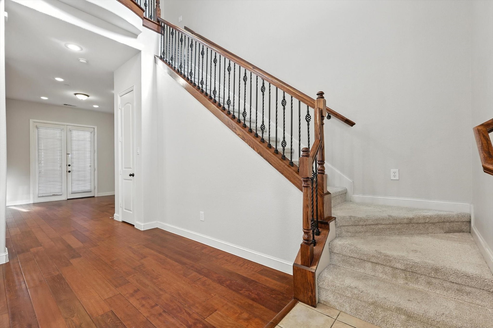 6755 Plaza Via Irving TX 75039