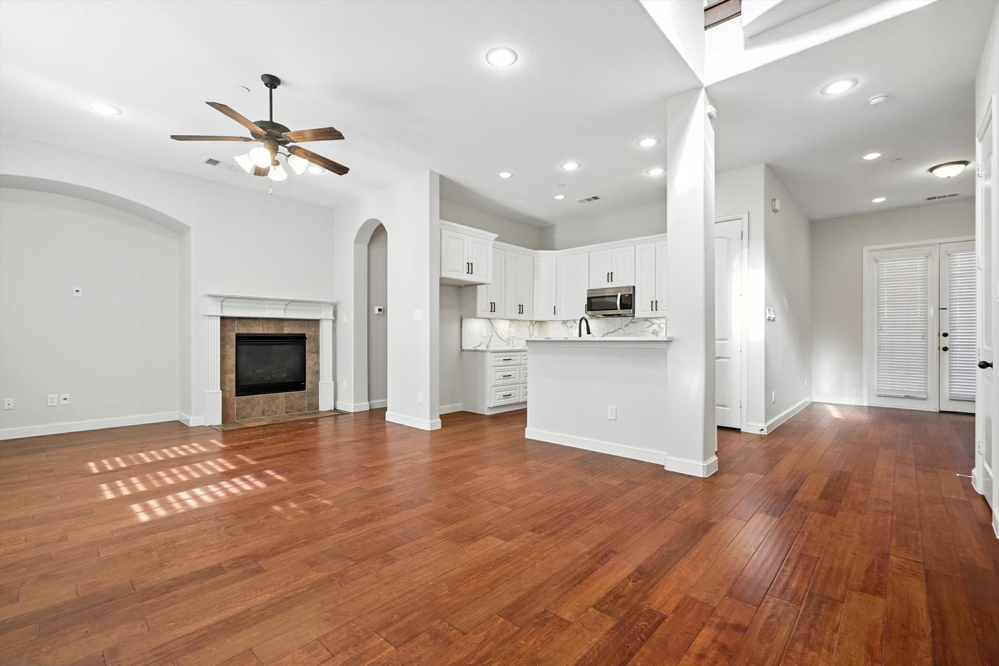 6755 Plaza Via Irving TX 75039