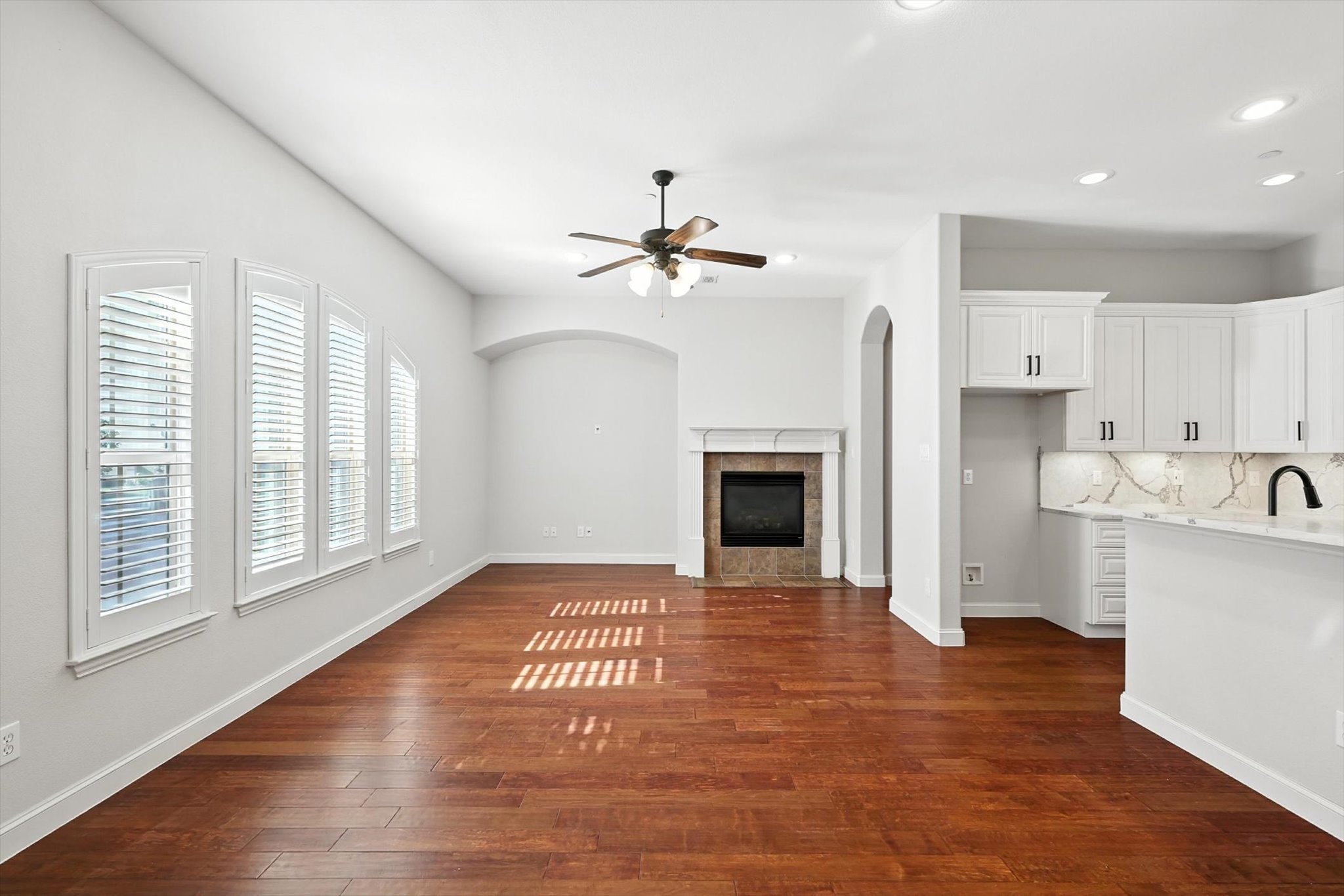 6755 Plaza Via Irving TX 75039