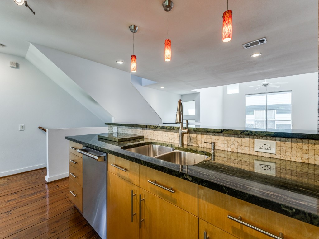 1209 Urban Lofts Drive Dallas TX 75215