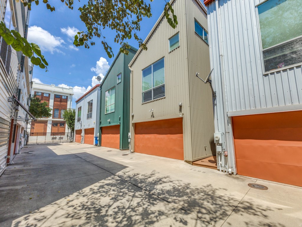 1209 Urban Lofts Drive Dallas TX 75215