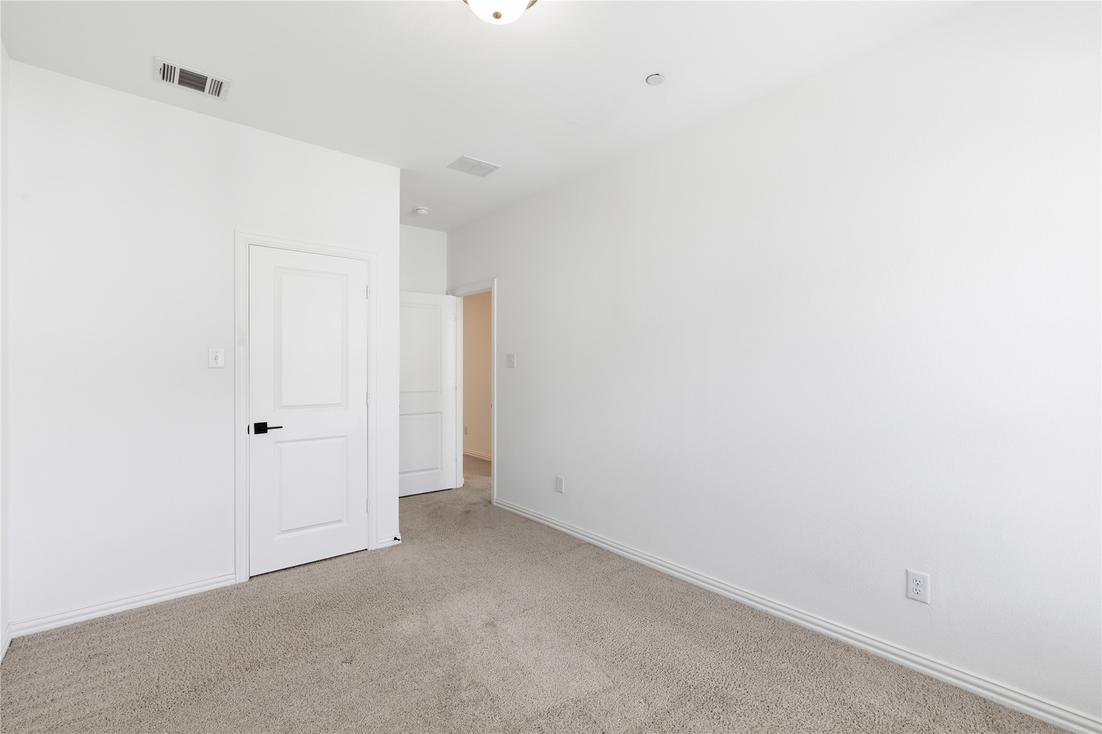 9924 Hennings Street Irving TX 75063