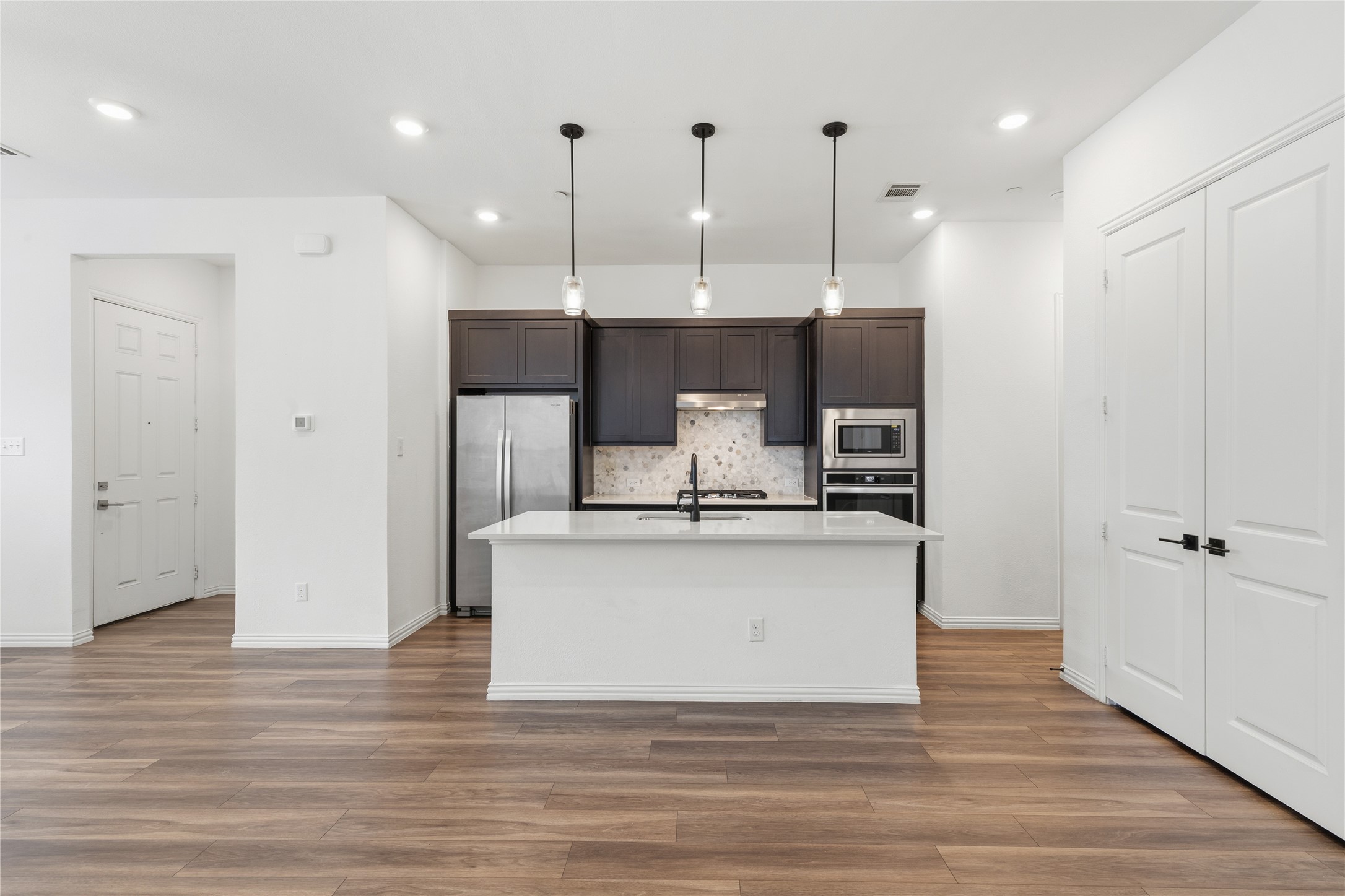 9924 Hennings Street Irving TX 75063