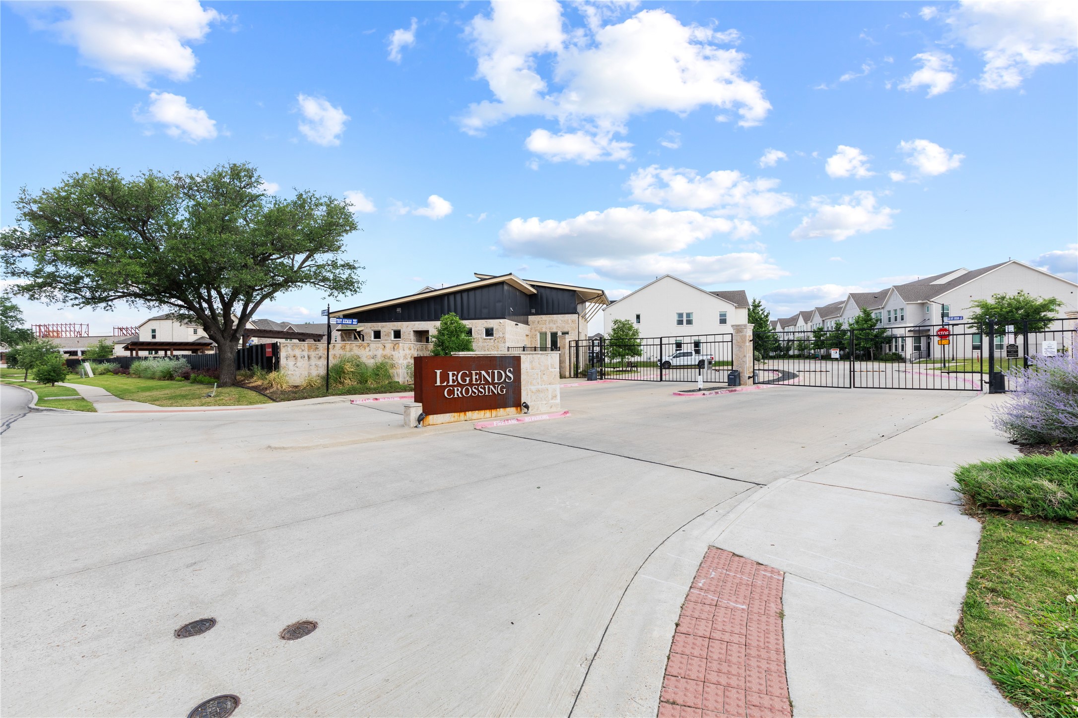 9924 Hennings Street Irving TX 75063