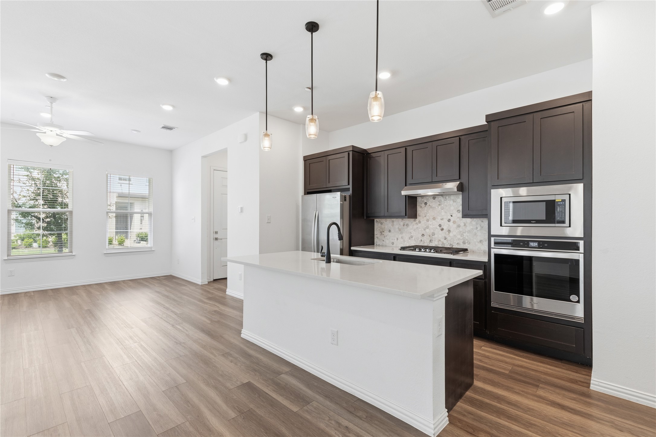 9924 Hennings Street Irving TX 75063