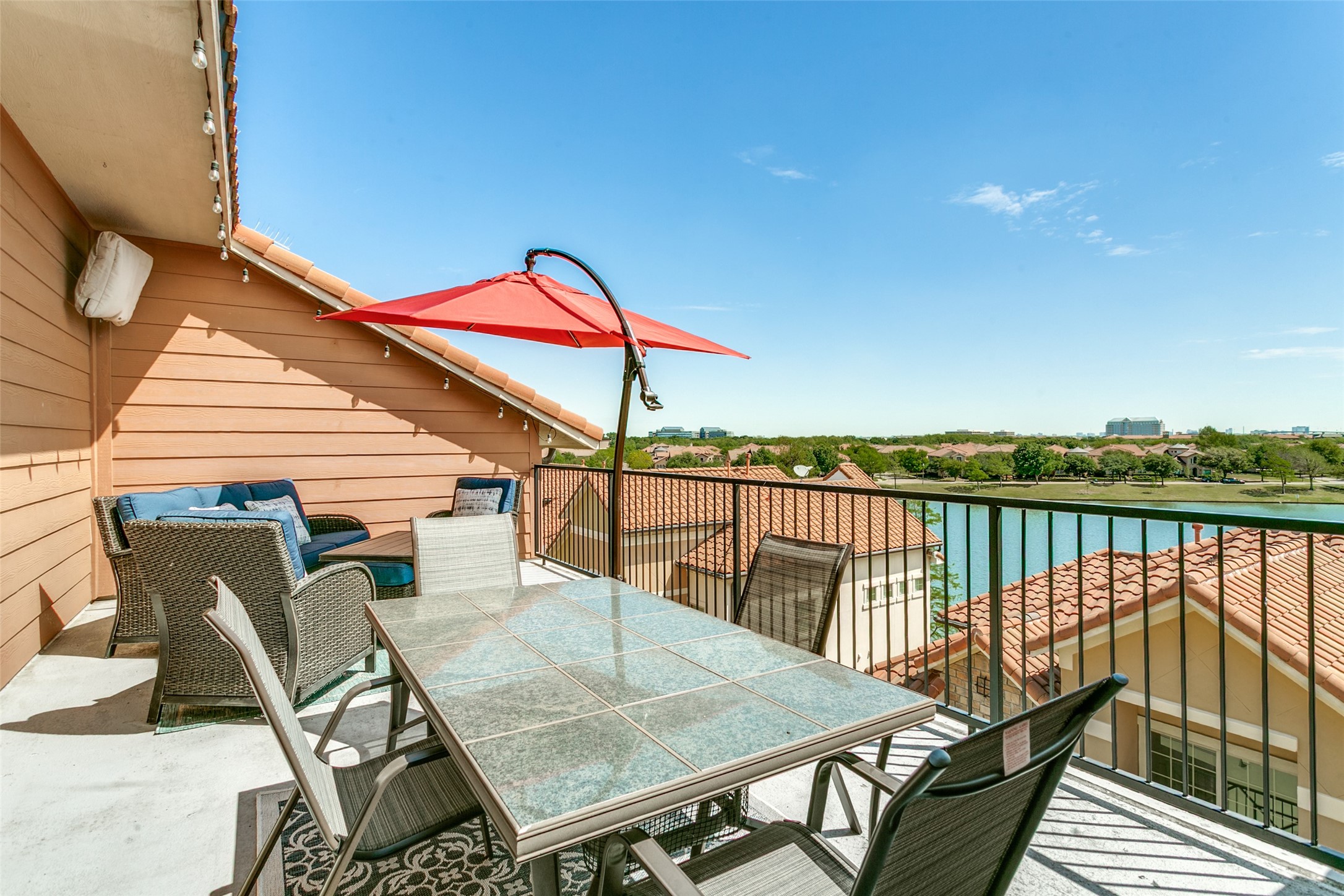 6738 Plaza Via Irving TX 75039