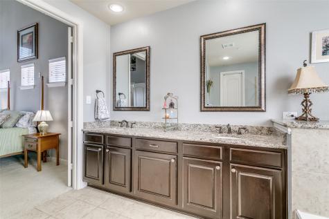 6738 Plaza Via Irving TX 75039