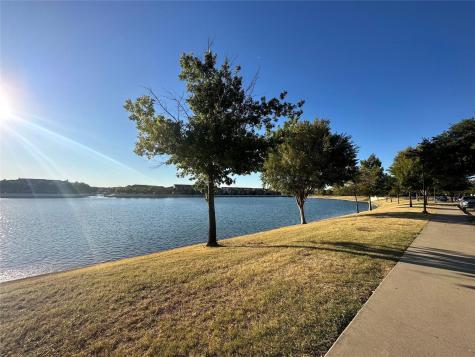 6738 Plaza Via Irving TX 75039