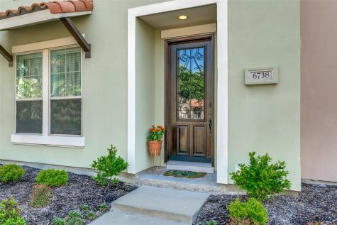 6738 Plaza Via Irving TX 75039