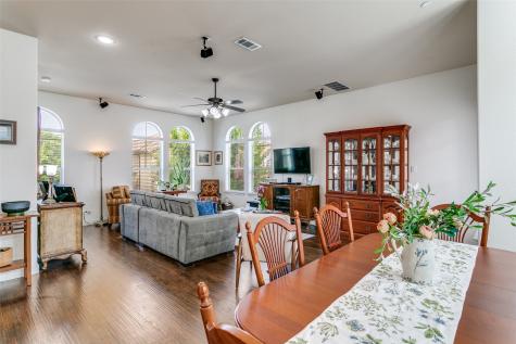 6738 Plaza Via Irving TX 75039