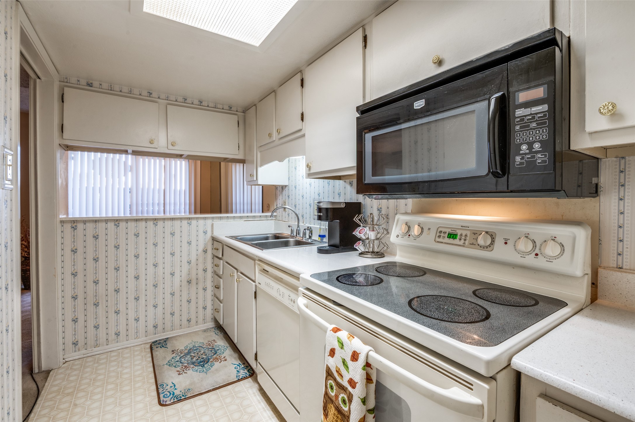 12816 Midway Road Dallas TX 75244